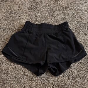 lululemon athletica Black Hotty Hot High-Rise lined short 2.5"